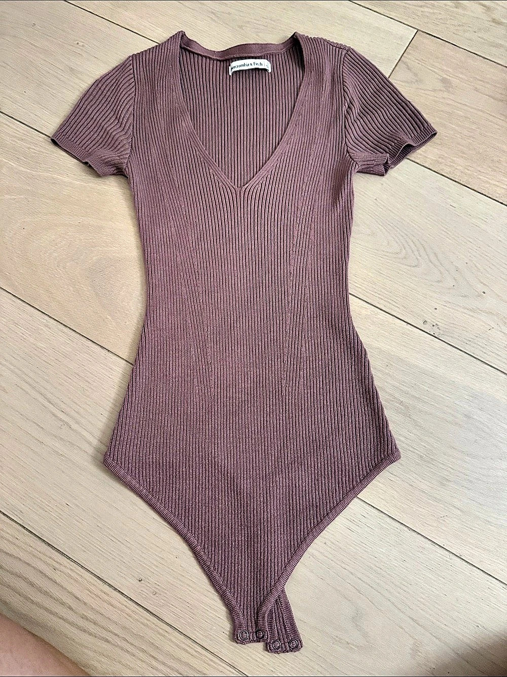 Abercrombie & Fitch Ribbed V-Neck Bodysuit in Brown Size Small Like New
